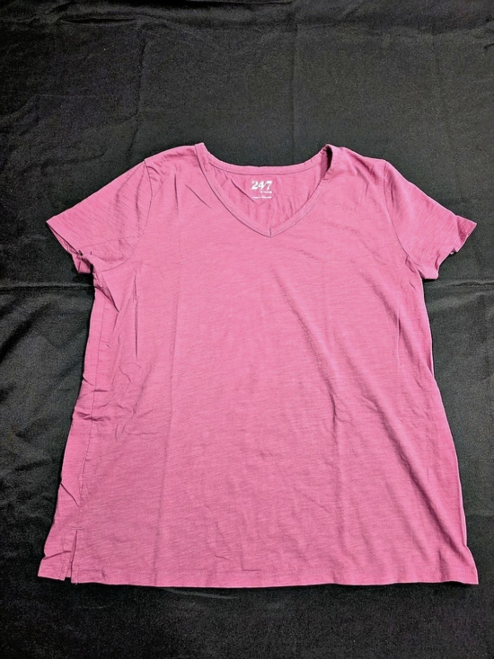 24/7 by Maurices Pink V-Neck Tee Like New